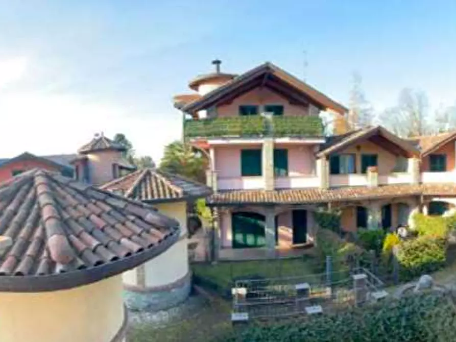 Immagine 2 di Villetta a schiera in vendita  in Via Giuseppe Mercalli  39 a Travedona-Monate