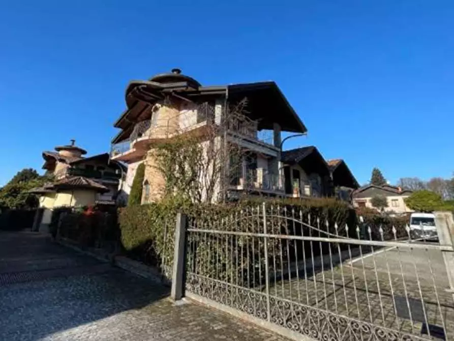 Immagine 1 di Villetta a schiera in vendita  in Via Giuseppe Mercalli  39 a Travedona-Monate