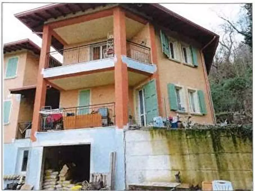 Immagine 1 di Casa bifamiliare in vendita  in Via Pineta n.21 a Brione