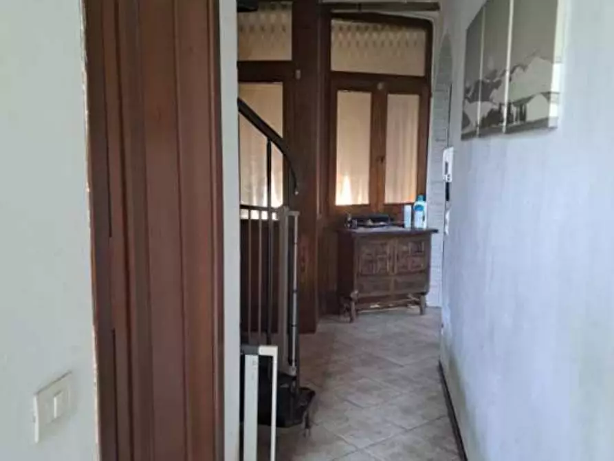 Immagine 2 di Appartamento in vendita  in Via Roma  2 a Brebbia