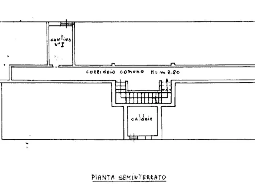 Immagine 30 di Appartamento in vendita  in Via VALCUVIA 20 a Casalzuigno
