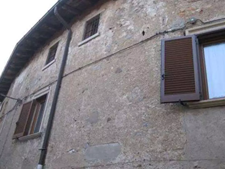 Immagine 3 di Appartamento in vendita  in via della Croce  21 a Viggiù