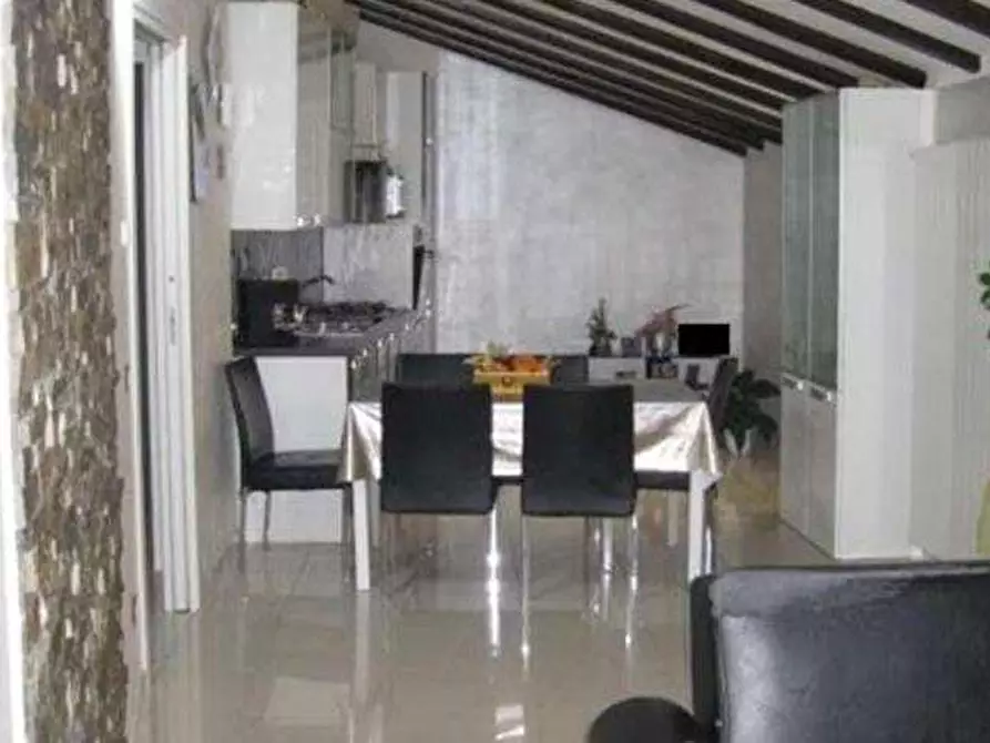 Immagine 11 di Appartamento in vendita  in via della Croce  21 a Viggiù