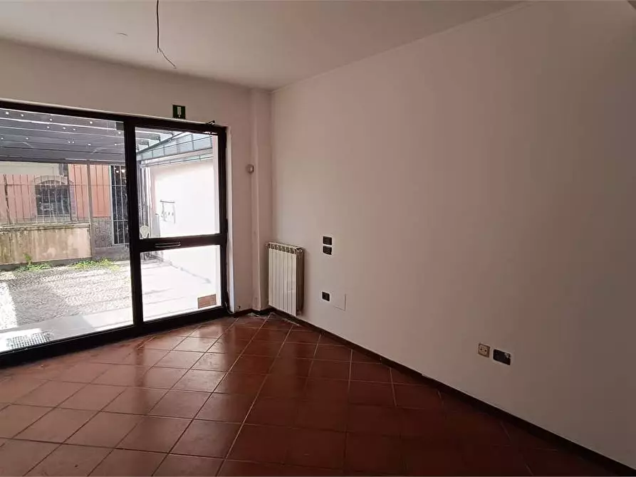 Immagine 4 di Negozio in affitto  in canonichetta 3 a Varese