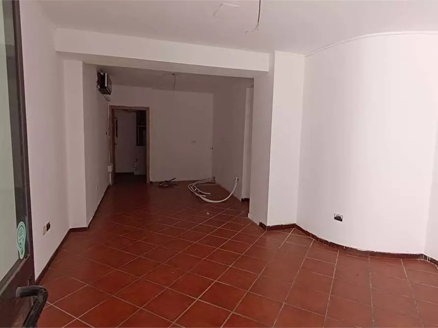 Immagine 5 di Negozio in affitto  in canonichetta 3 a Varese