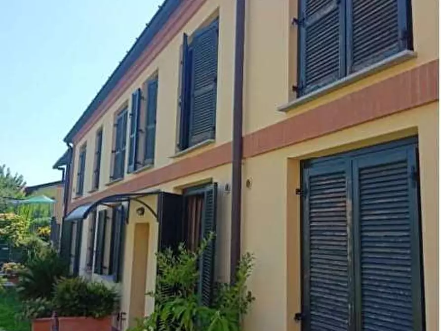 Immagine 1 di Appartamento in vendita  in Via De Amicis 2 a Varano Borghi