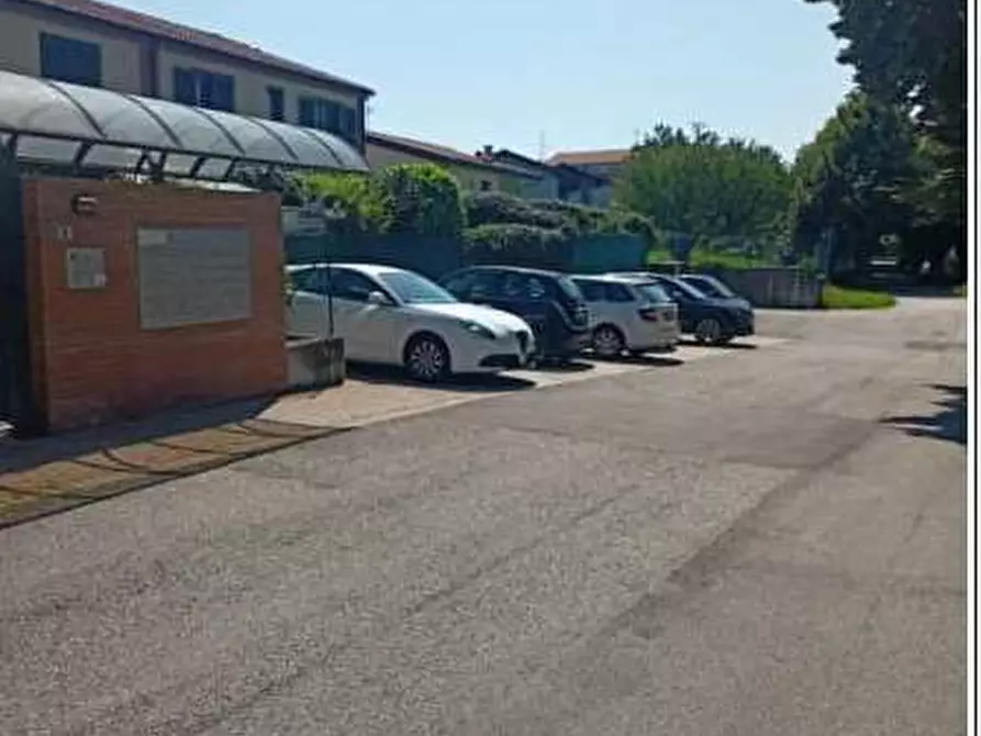 Immagine 3 di Appartamento in vendita  in Via De Amicis 2 a Varano Borghi