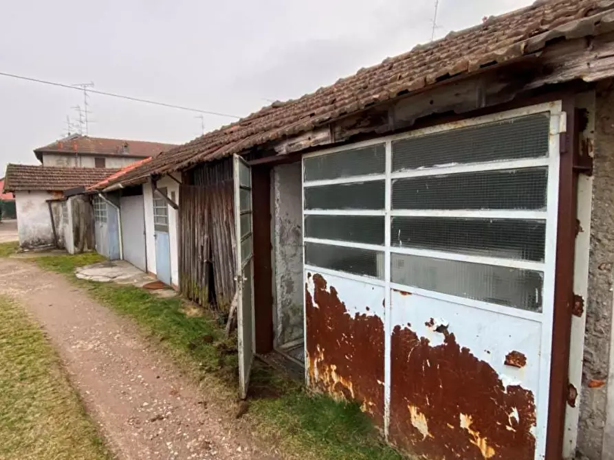 Immagine 15 di Appartamento in vendita  in Via Milius  6 a Besnate