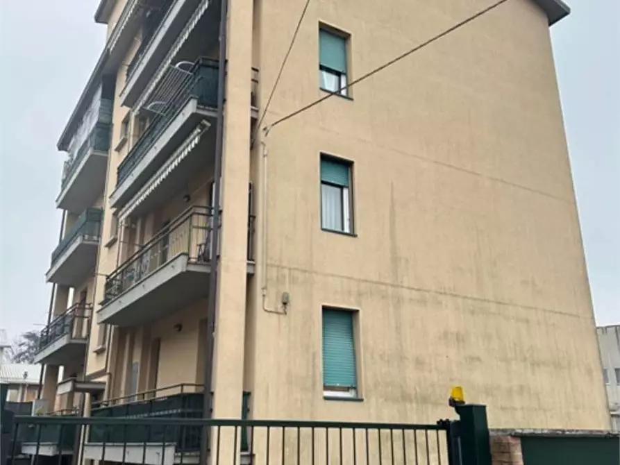 Immagine 4 di Appartamento in vendita  in Piazza corvi  4 a Biandronno