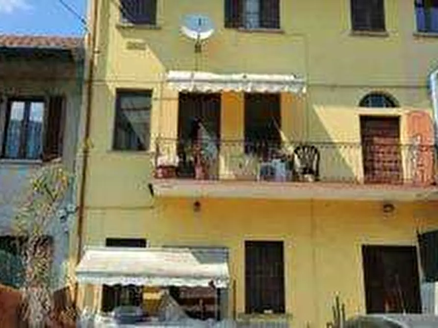 Immagine 10 di Negozio in vendita  in Via ROMA 29 a Golasecca