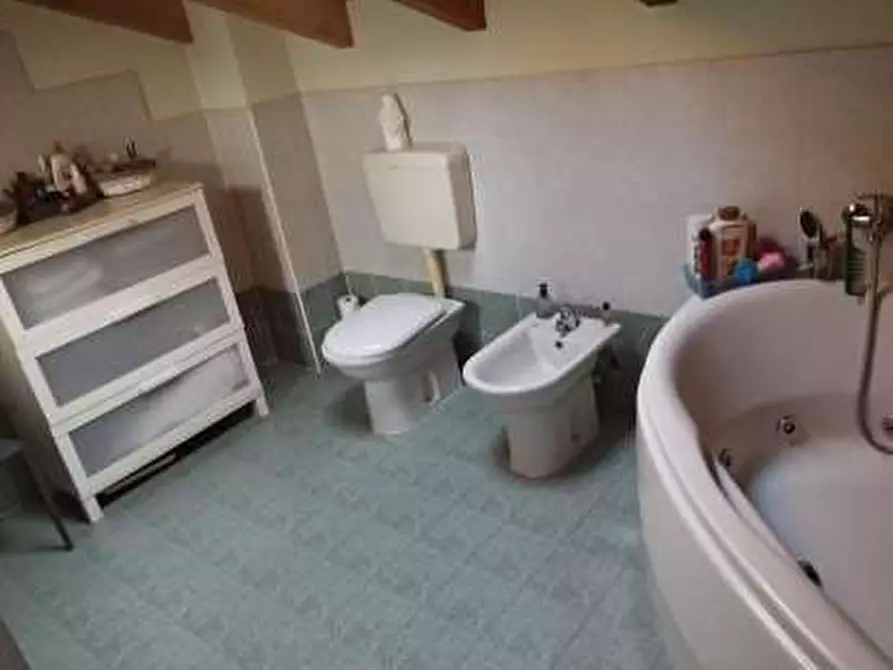 Immagine 14 di Appartamento in vendita  in Via Volta n. 23 a Cuveglio