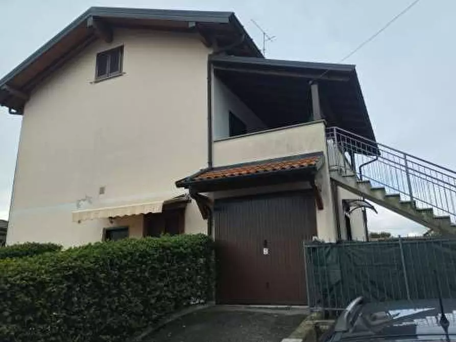 Immagine 17 di Appartamento in vendita  in Via Volta n. 23 a Cuveglio