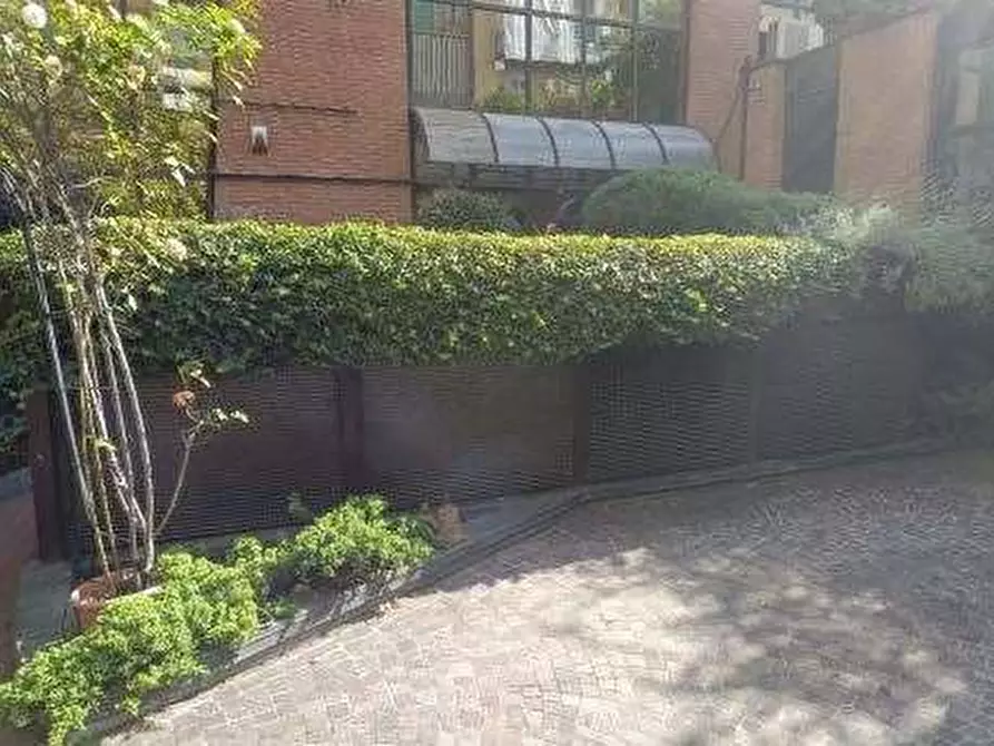 Immagine 3 di Stabile in vendita  in Via Principi d'Acaja, 45,  a Torino