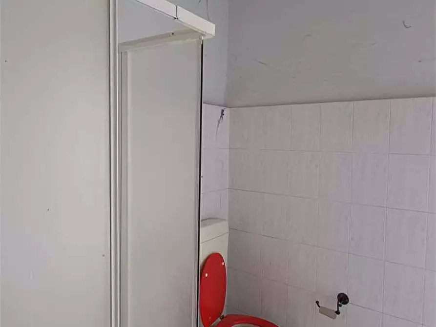 Immagine 14 di Appartamento in vendita  in via corte 14 a Laveno-Mombello