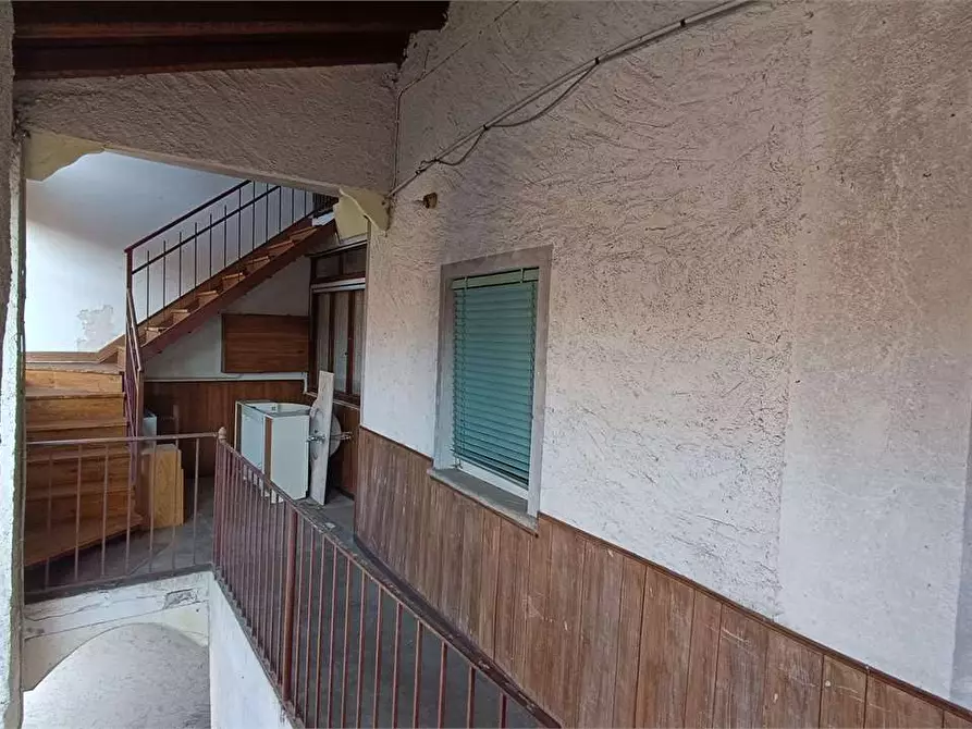 Immagine 2 di Appartamento in vendita  in via corte 14 a Laveno-Mombello