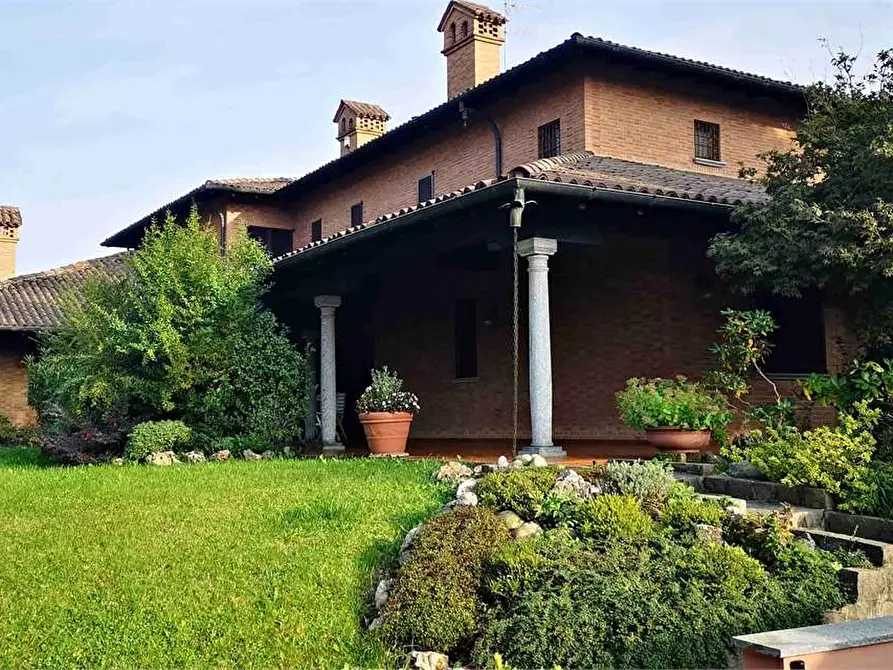 casa indipendente in vendita a Muggiò