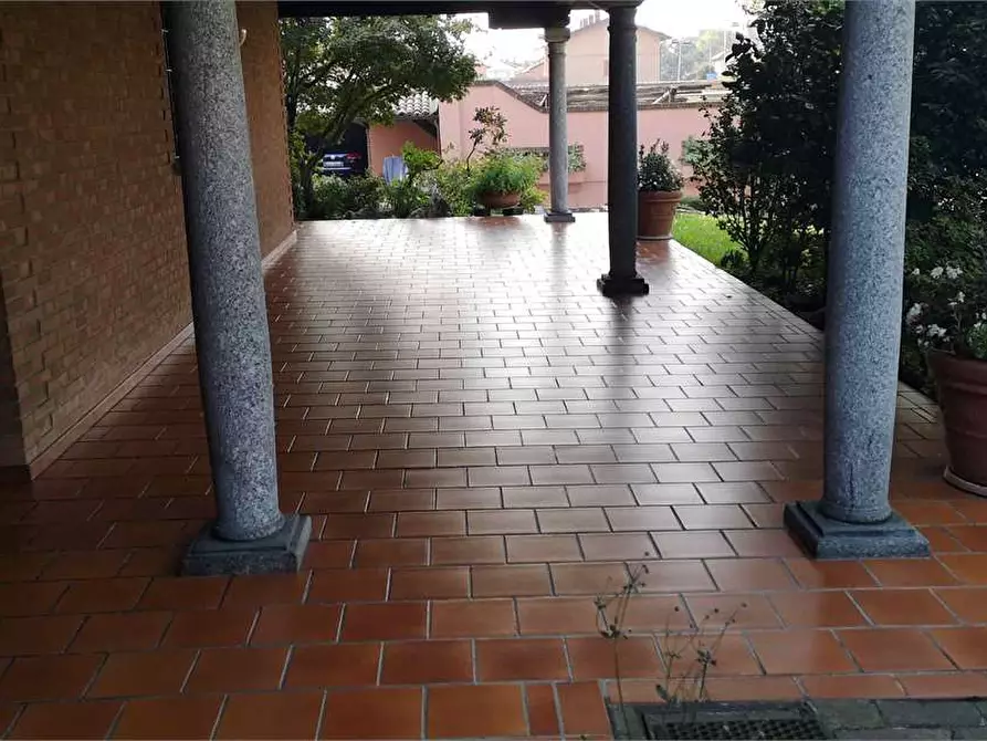 Immagine 4 di Villa in vendita  in Via Italia 117 a Muggiò