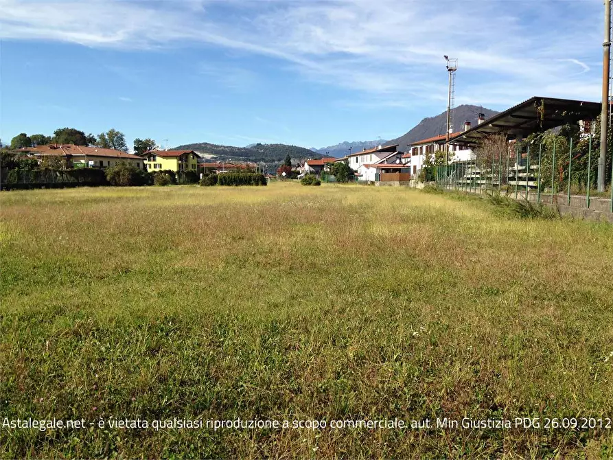 Immagine 2 di Terreno edificabile in vendita  in Strada Statale n.394 , snc a Cocquio-Trevisago