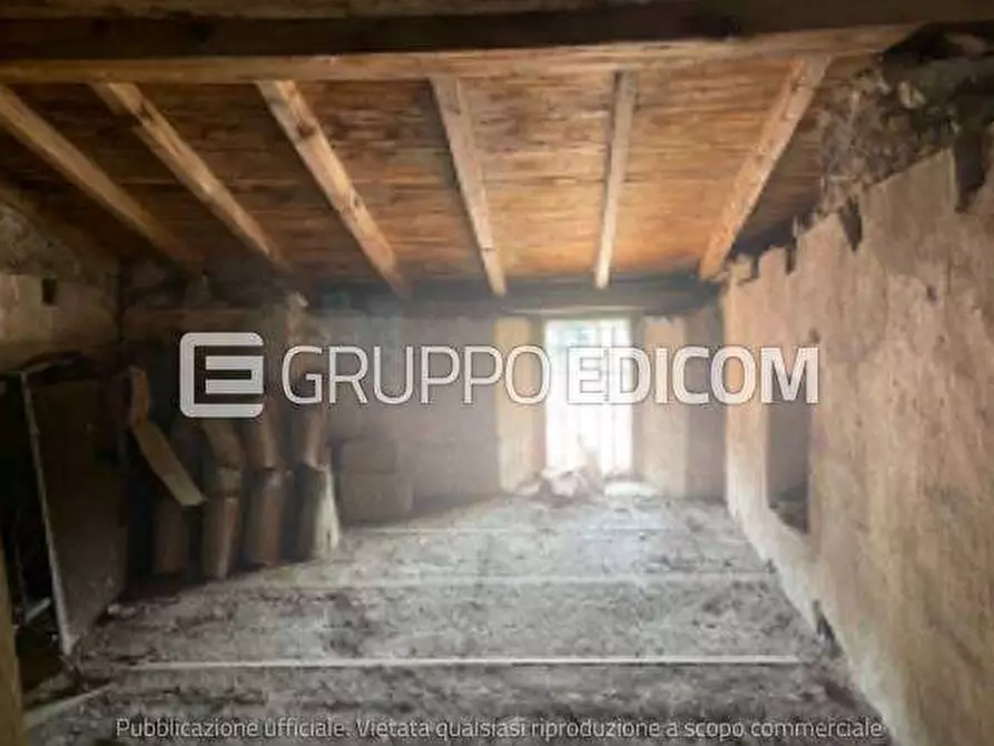 Immagine 12 di Appartamento in vendita  in Via della Chiesa 13 a Cuvio