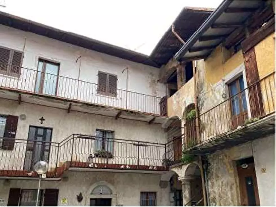 Immagine 2 di Appartamento in vendita  in Via guglielmo marconi  25 a Besano