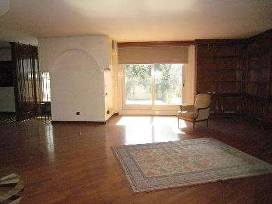 Immagine 22 di Appartamento in vendita  in Piazza F.lli Cervi  2 a Lentate Sul Seveso