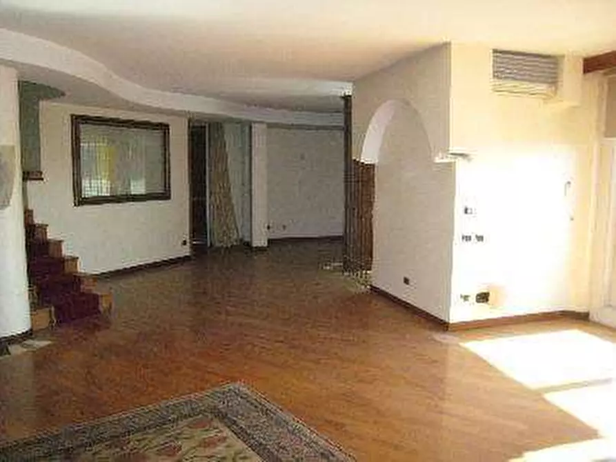 Immagine 23 di Appartamento in vendita  in Piazza F.lli Cervi  2 a Lentate Sul Seveso