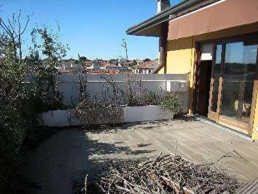 Immagine 25 di Appartamento in vendita  in Piazza F.lli Cervi  2 a Lentate Sul Seveso