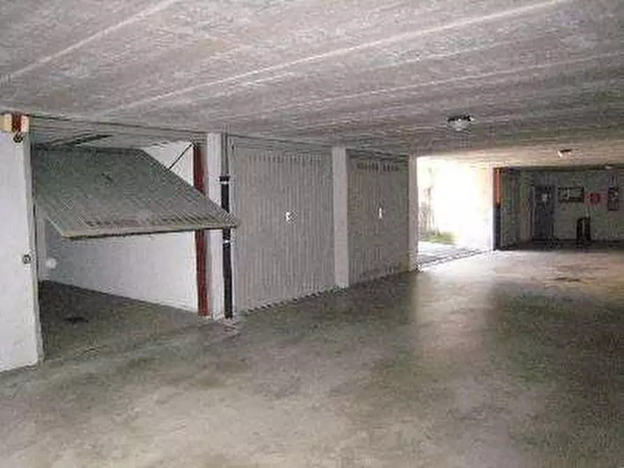 Immagine 42 di Appartamento in vendita  in Piazza F.lli Cervi  2 a Lentate Sul Seveso