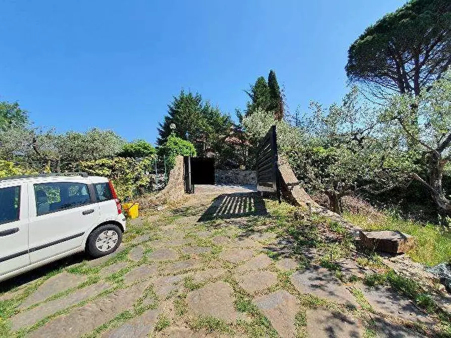 Immagine 3 di Villa in vendita  in Via di Malafrasca 32 32 a Sesto Fiorentino