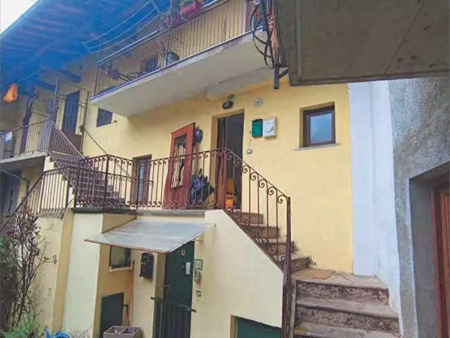 Immagine 1 di Appartamento in vendita  in Via cesare battisti  6 a Ferrera Di Varese