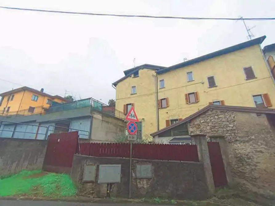 Immagine 15 di Appartamento in vendita  in Via cesare battisti  6 a Ferrera Di Varese