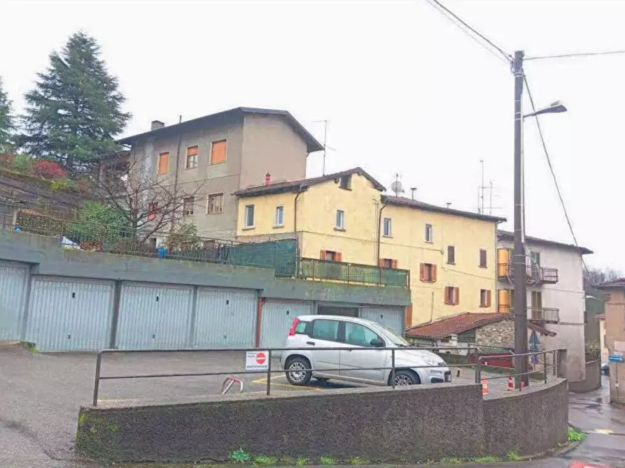 Immagine 16 di Appartamento in vendita  in Via cesare battisti  6 a Ferrera Di Varese