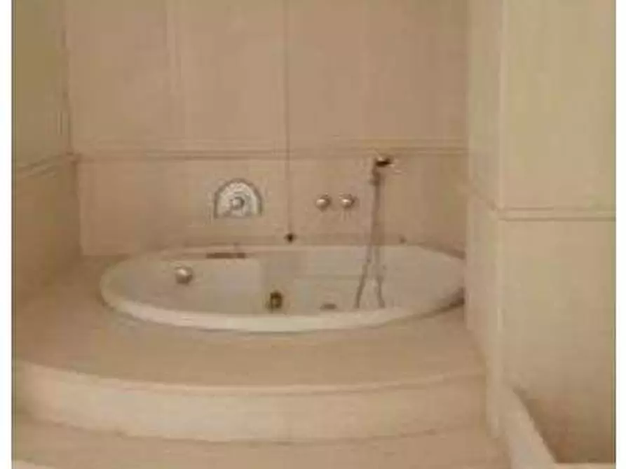 Immagine 12 di Appartamento in vendita  in Corso XX Settembre 4 a Busto Arsizio