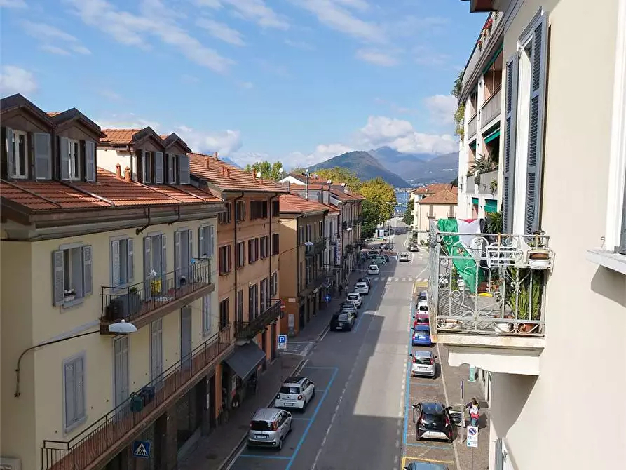 Immagine 1 di Appartamento in affitto  in via Labiena a Laveno-Mombello