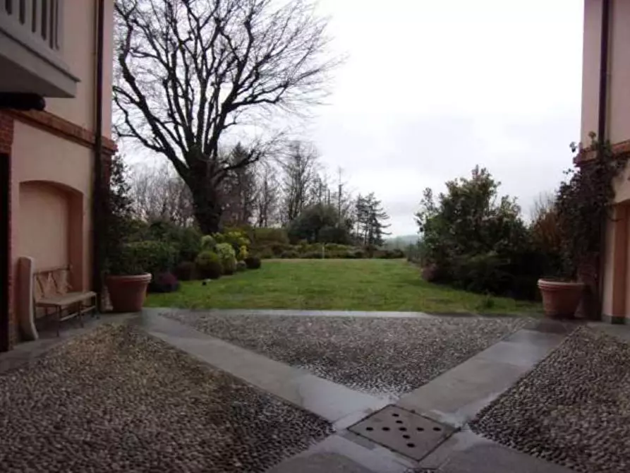 Immagine 11 di Appartamento in vendita  in Via Montello 135 a Varese