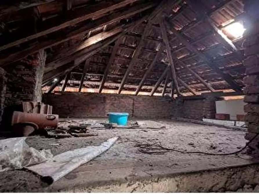 Immagine 9 di Casa indipendente in vendita  in Via nino Bixio 8 a Biandronno