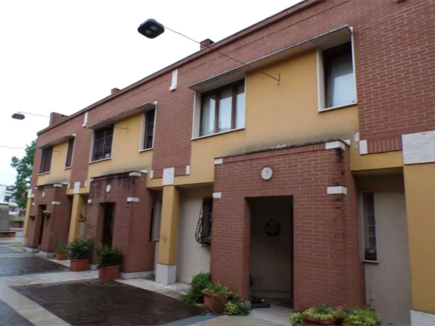 Immagine 1 di Villetta a schiera in vendita  in Via Silvio Pellico 13 a Bollate