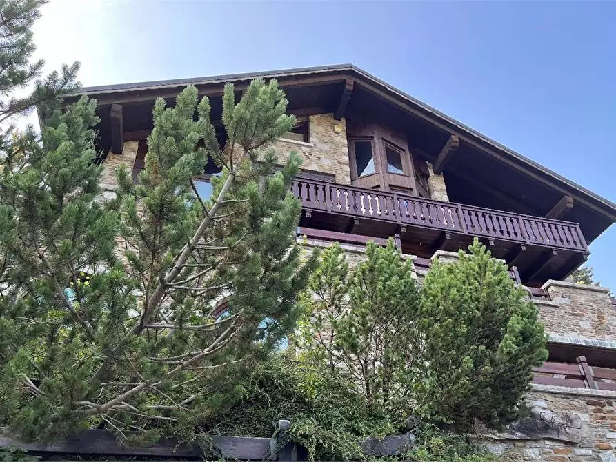 Immagine 4 di Appartamento in vendita  in Via della Torre   34/A a Ponte Di Legno