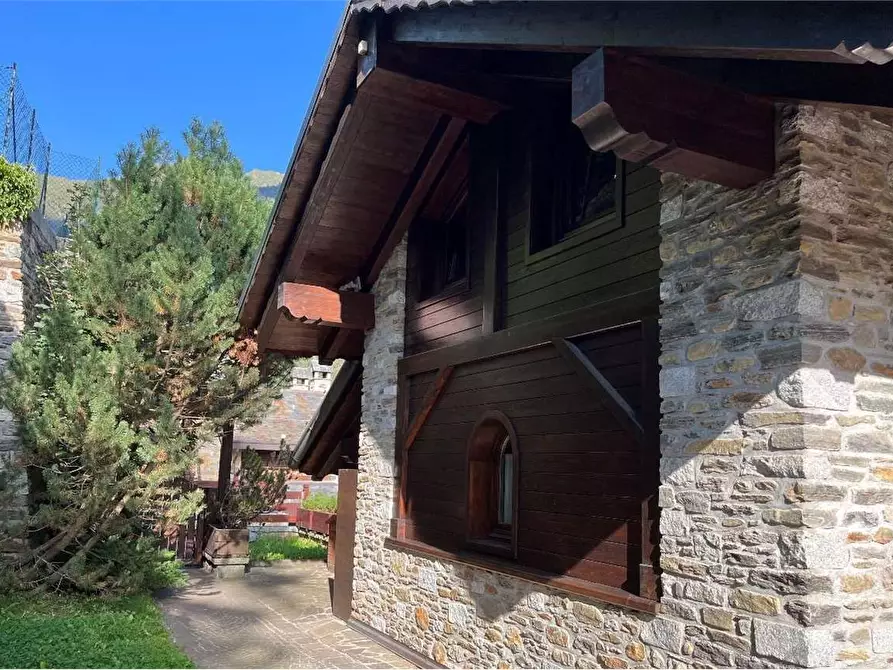 Immagine 9 di Appartamento in vendita  in Via della Torre   34/A a Ponte Di Legno