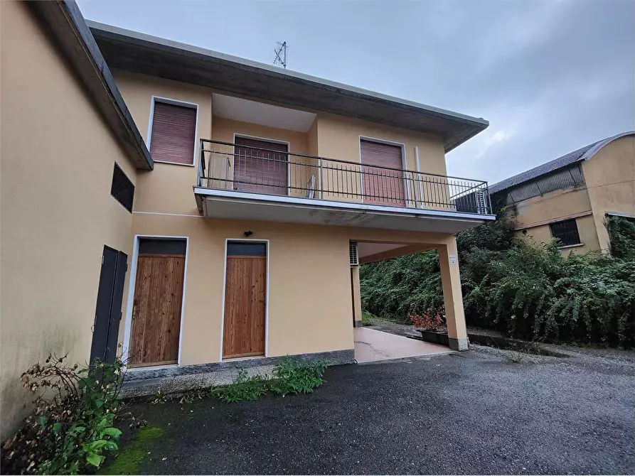 Immagine 1 di Appartamento in vendita  in Via Baraggia 2 a Cunardo