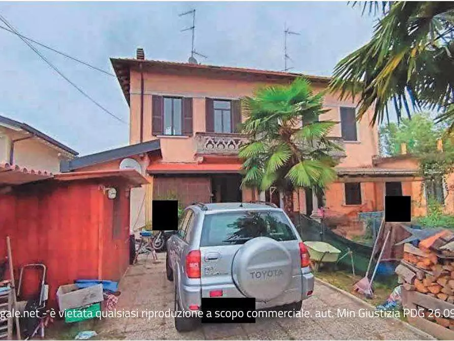 Immagine 3 di Appartamento in vendita  in Via Piave  6/E a Sesto Calende