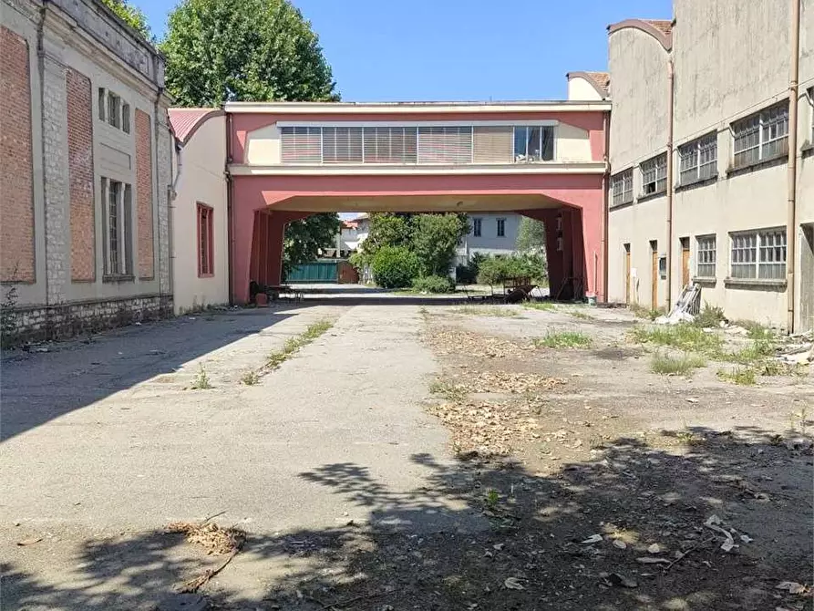 Immagine 3 di Capannone industriale in vendita  in VIA DANTE ALIGHIERI 1 a Leggiuno