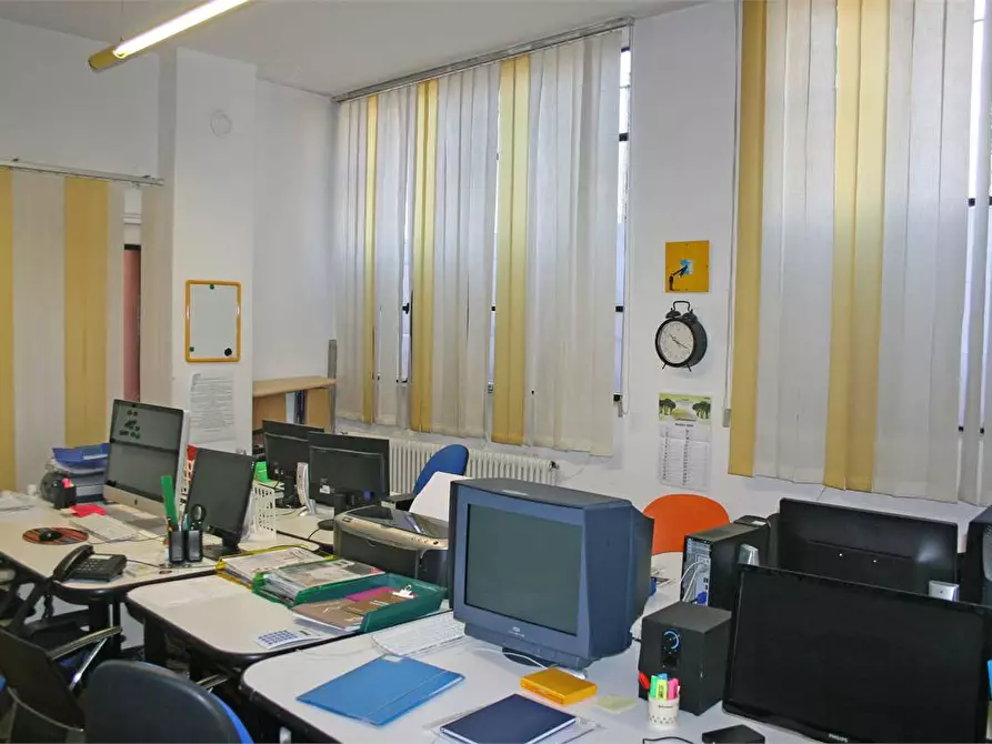 Immagine 8 di Ufficio in affitto  in via Bicocca 40 a Varese