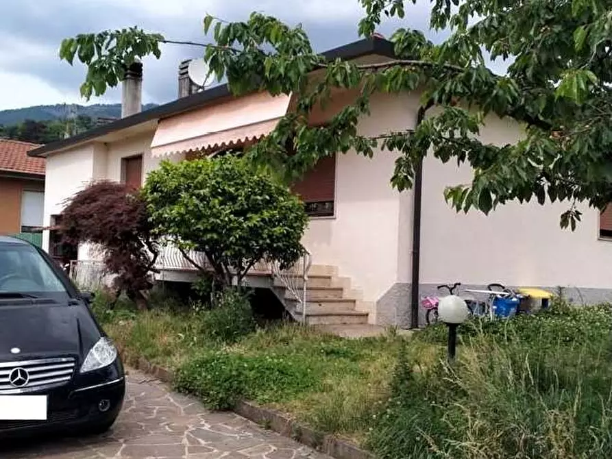 Immagine 1 di Appartamento in vendita  in Via Verdi, 41, 21026 Gavirate VA, Italia a Gavirate