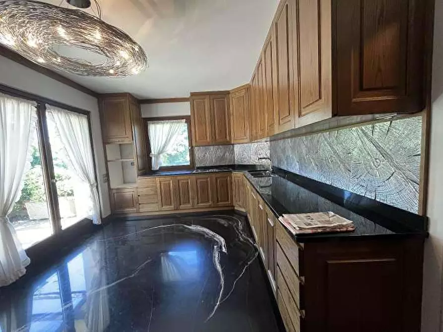 Immagine 14 di Villa in vendita  in Via delle Rimembranze 12 a Lomazzo