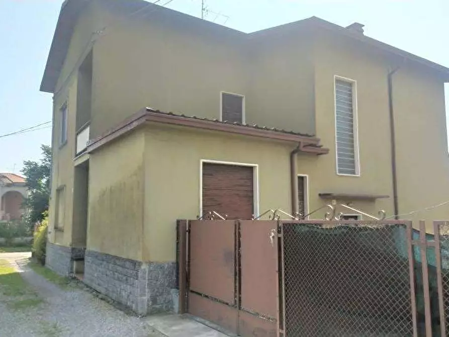 Immagine 5 di Appartamento in vendita  in Via l. cadorna 61 a Fagnano Olona