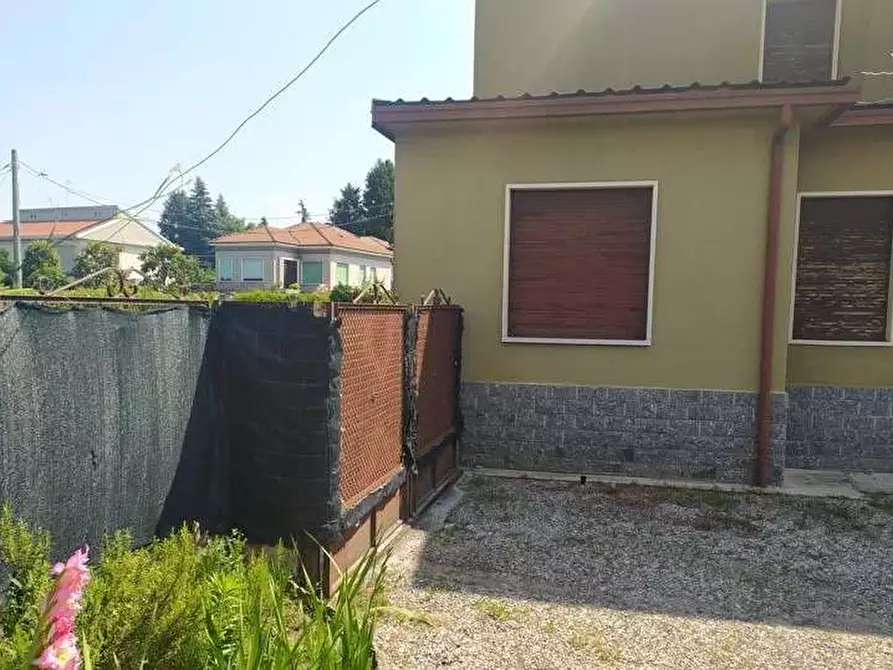 Immagine 6 di Appartamento in vendita  in Via l. cadorna 61 a Fagnano Olona
