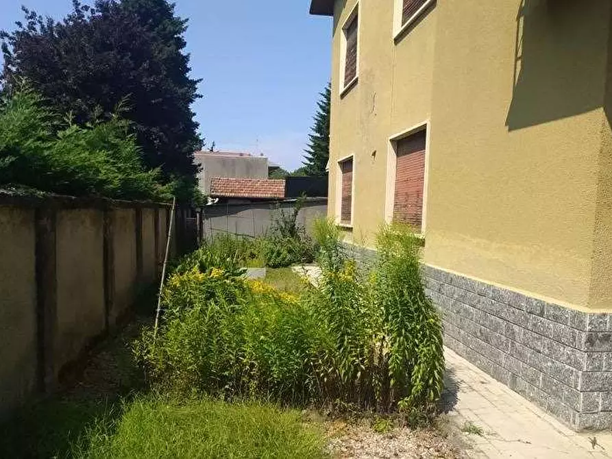 Immagine 12 di Appartamento in vendita  in Via l. cadorna 61 a Fagnano Olona