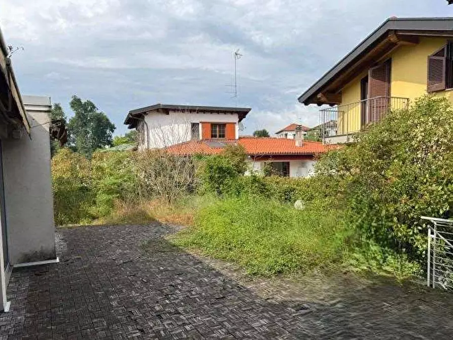 Immagine 2 di Appartamento in vendita  in Via IV Novembre  1 a Faloppio