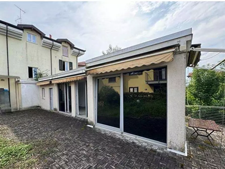 Immagine 3 di Appartamento in vendita  in Via IV Novembre  1 a Faloppio